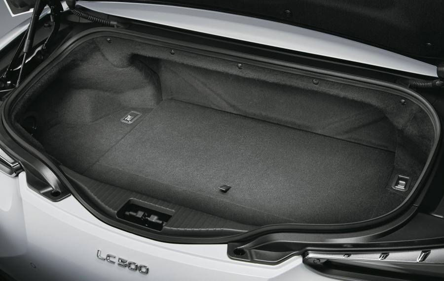 Багажник Lexus LC500 Convertible 2020 года  (JP) (фото 6 из 11)